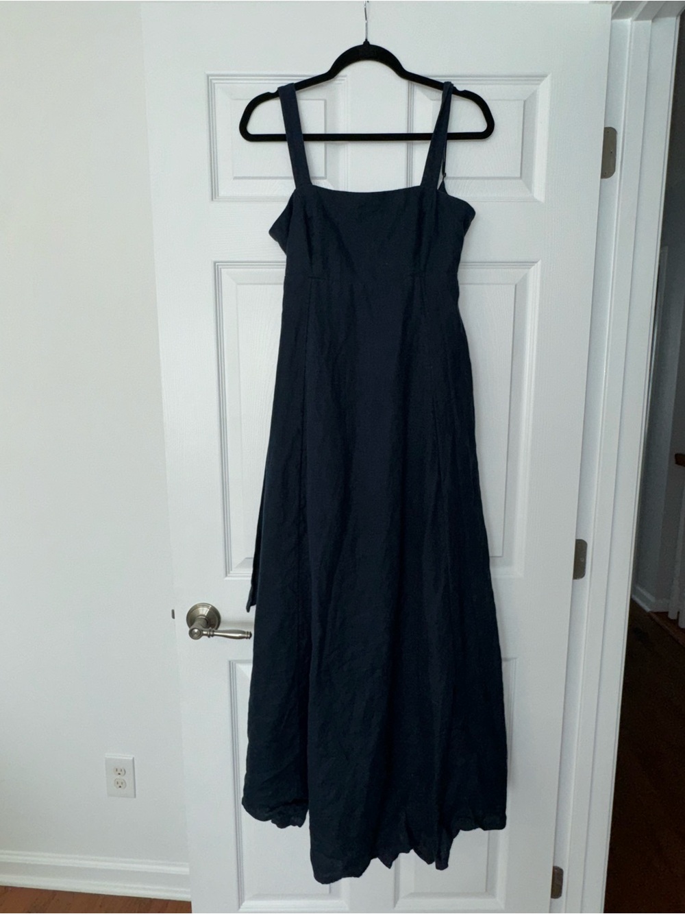 Abercrombie and Fitch Premium Linen Bow Back Maxi Dress - Picture 8 of 11